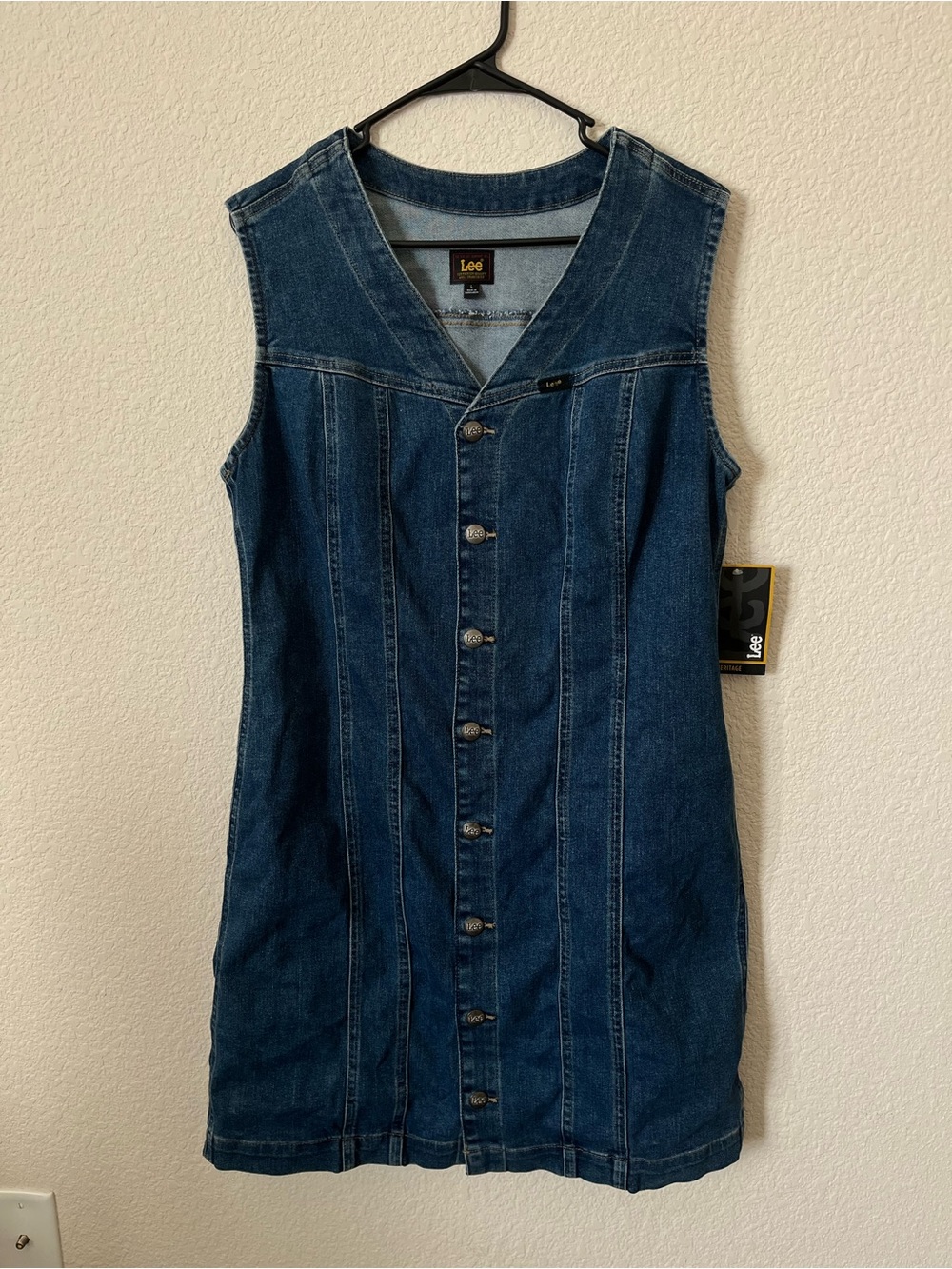 Denim sleeveless button-front dress
